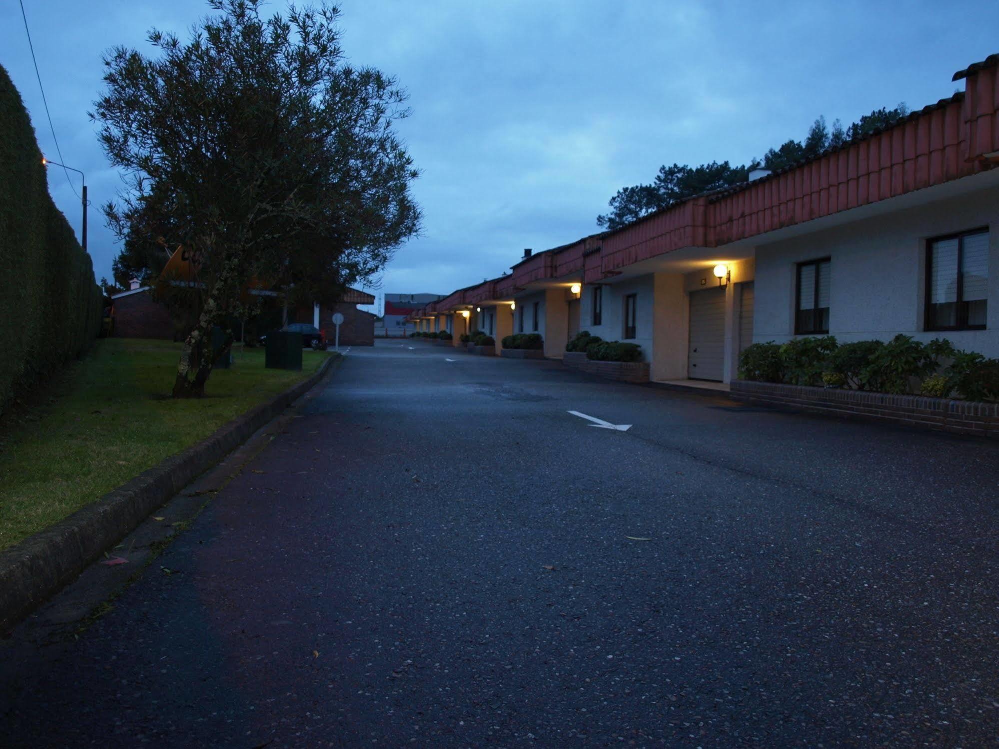 Motel Aeropuerto Vigo Exteriör bild